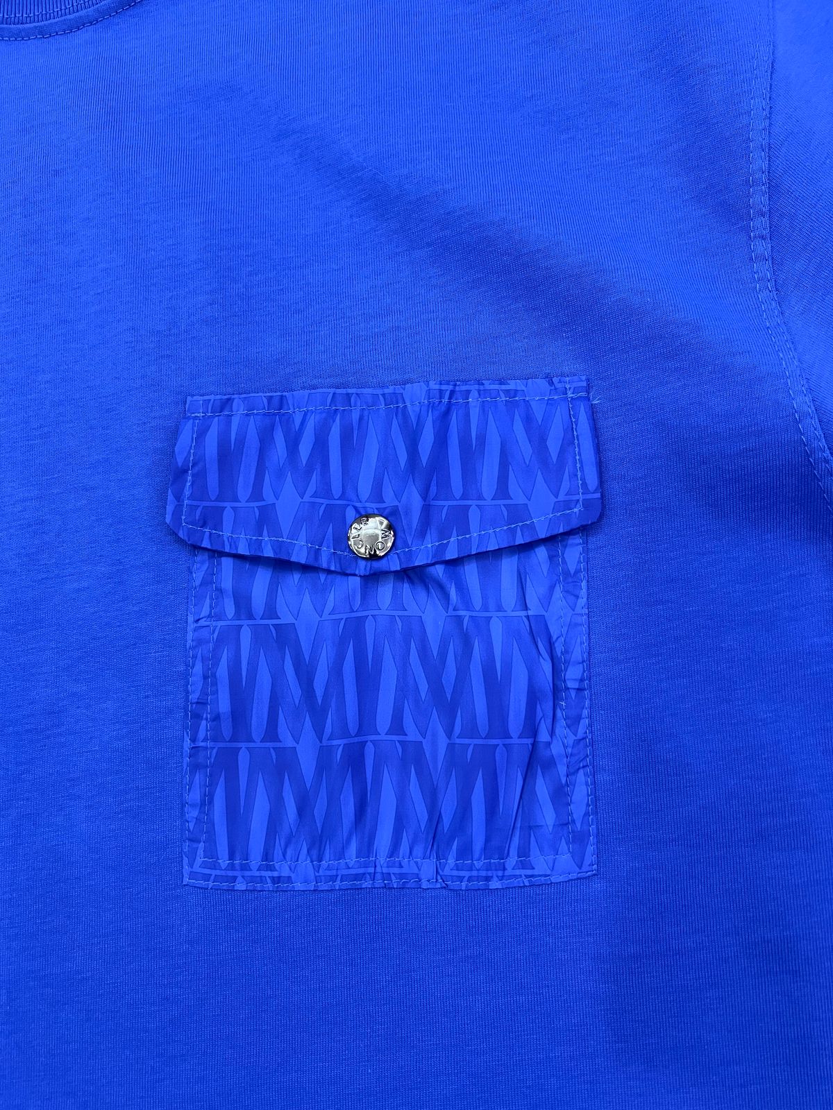 T-SHIRT ESTILO "MONCLER"