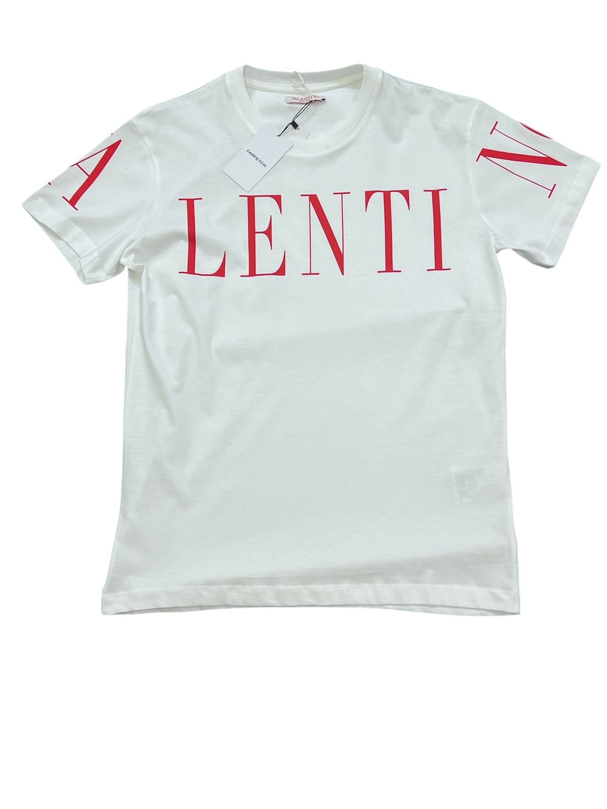 T-SHIRT ESTILO "VALENTINO"