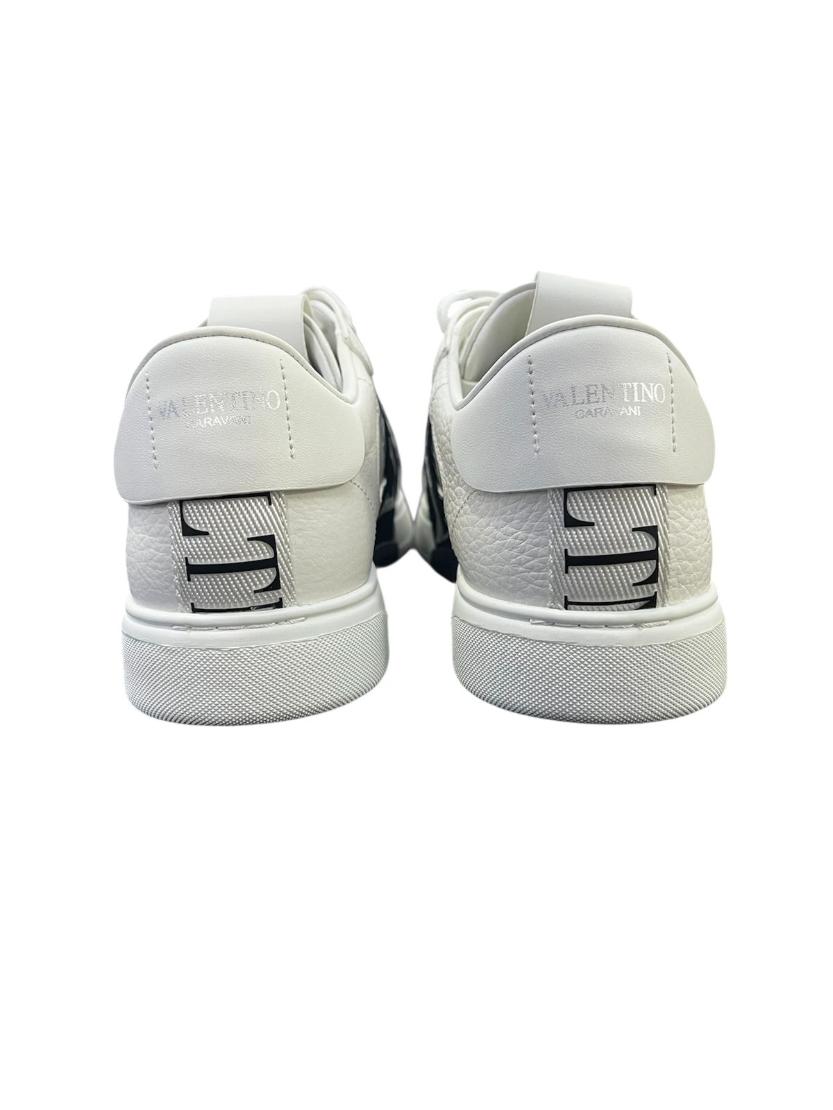 TENIS ESTILO "VALENTINO"