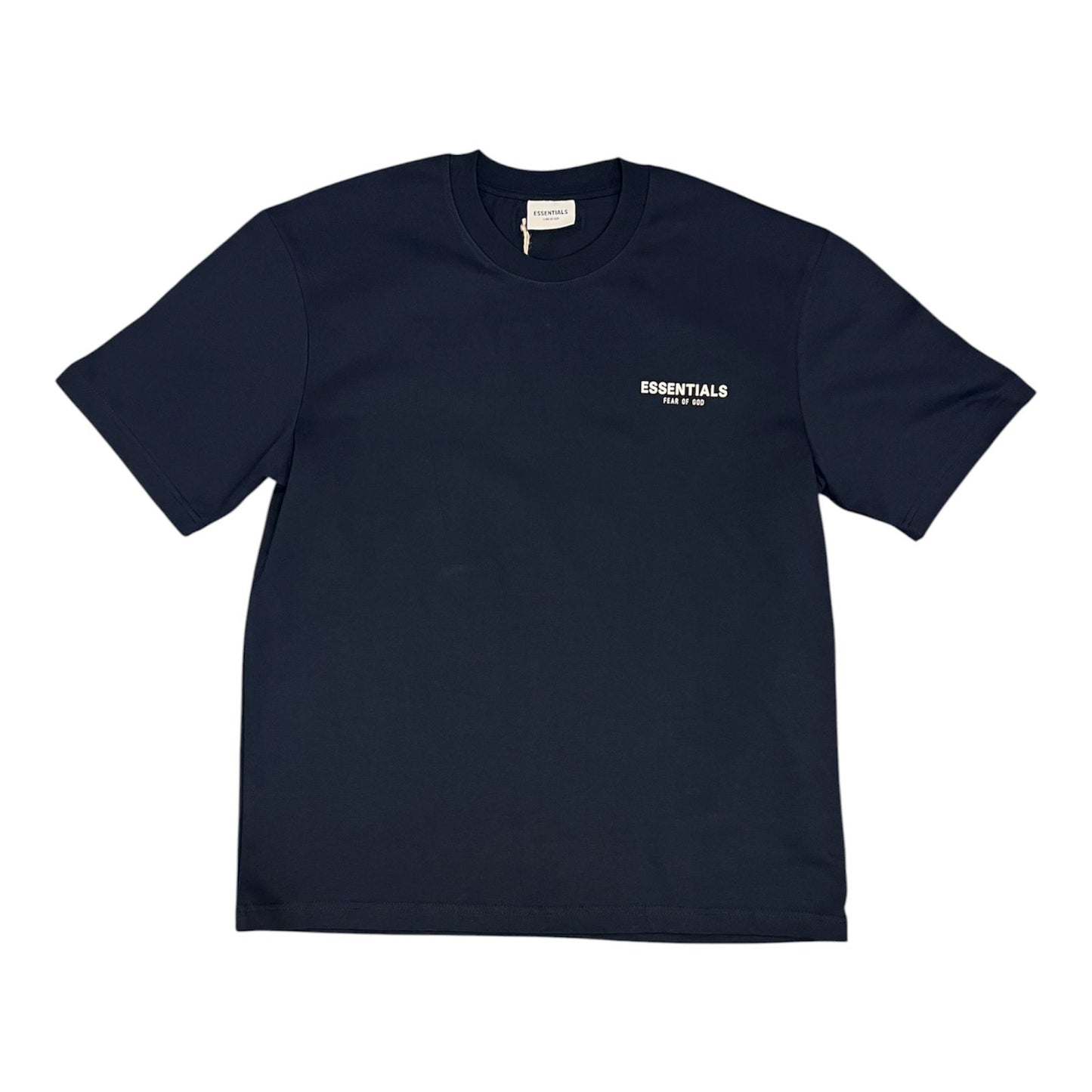 T-shirt estilo "ESSENTIALS"
